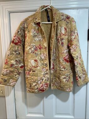 krazy kat Vintage Reversible Quilted Floral Barn Jacket in a Lovely Floral & Tan